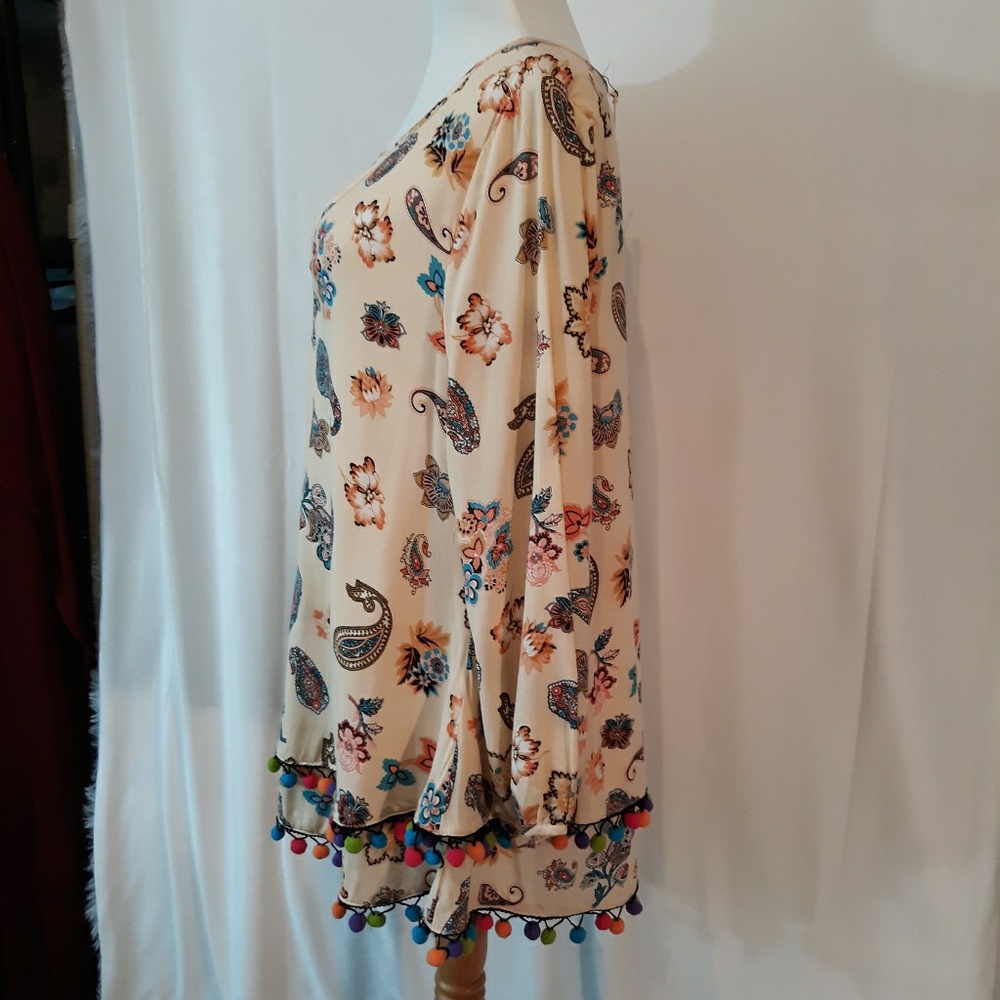 Entro Pom Pom Trim Top - Picture 5 of 8